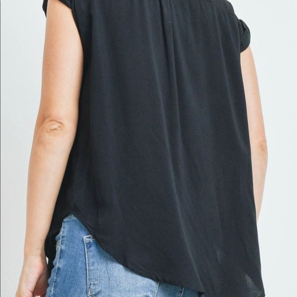 🆕Button Down Top - Picture 2 of 4